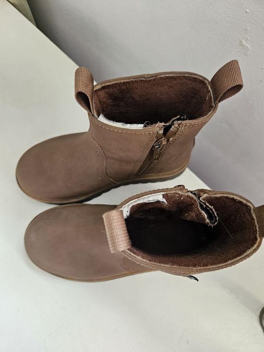 Cizme impermeabile din piele de la H&M pentru fete