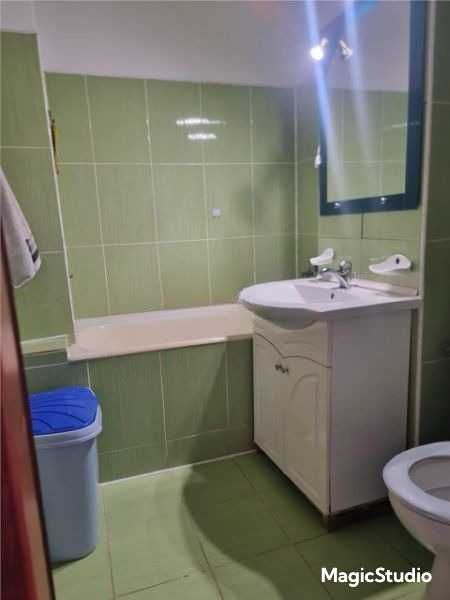 Proprietar inchiriez apartament 2 camere Alexandru cel Bun, Piata Voievozilor
