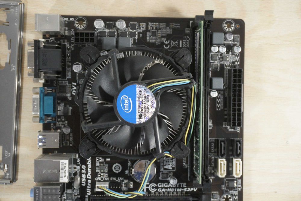 1150 bundle: H81m дъно + Pentium G3220 + 4GB DDR3 /вкл. ДДС