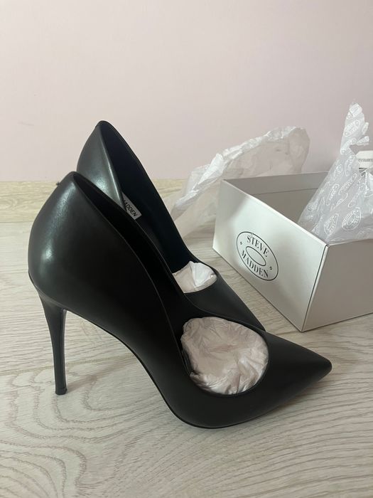Обувки Естествена Кожа Steve Madden, чисто нови, 40н