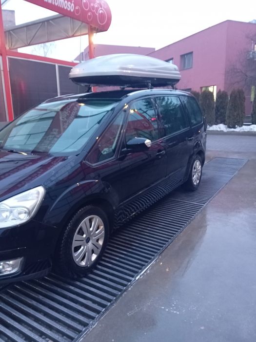 Vand Ford Galaxy 7 locuri, inmatriculat de 2 ani