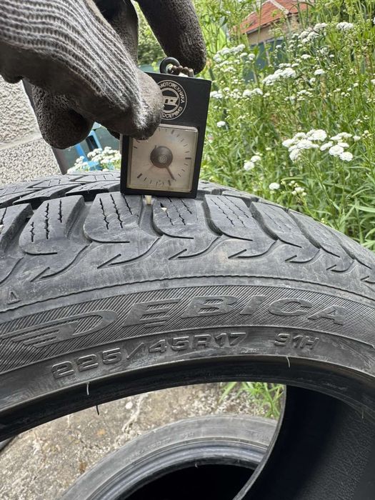 Гуми 225 45 17 Dunlop Marshal Debica