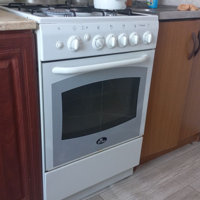 Продам газовую плиту
