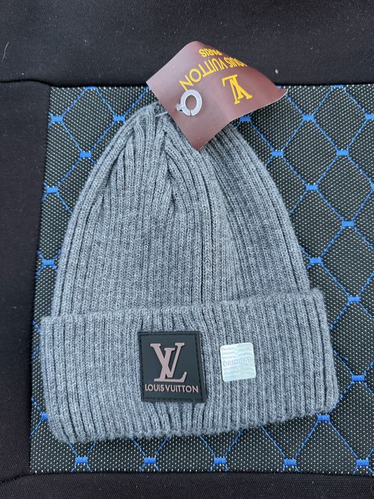 Set 3 caciuli  pentru sezon