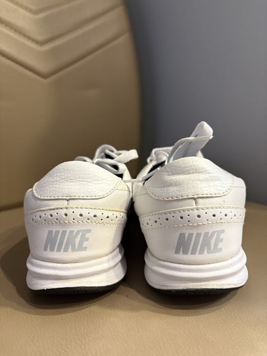 Спортни обувки Nike