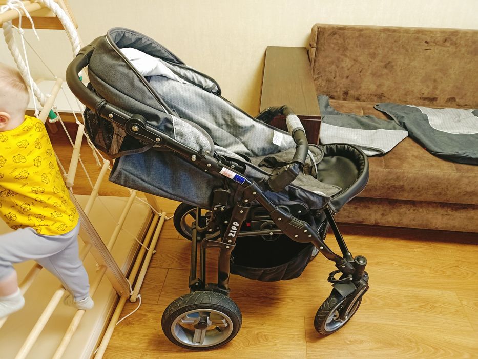 Коляска детская всесезонная