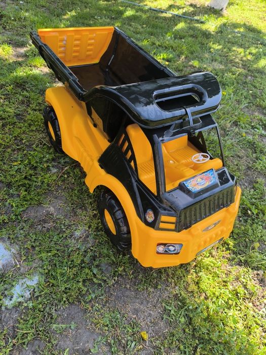 Продавам играчки за двора