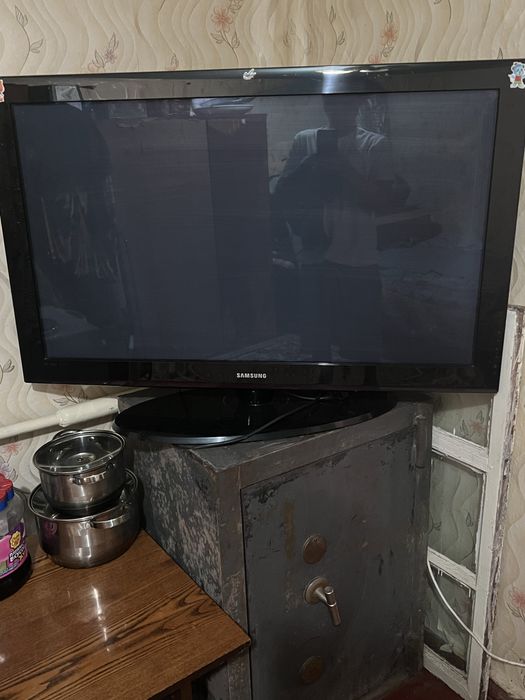 Продам телевизор samsung