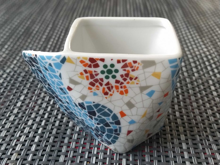 Комплект дизайнерски чаши с подложка – Barcelona стил