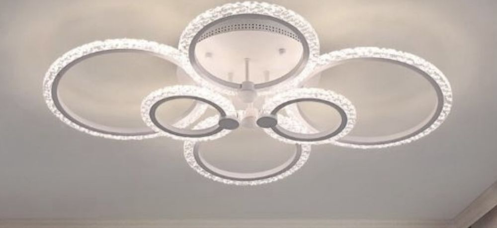 Продам люстру новая