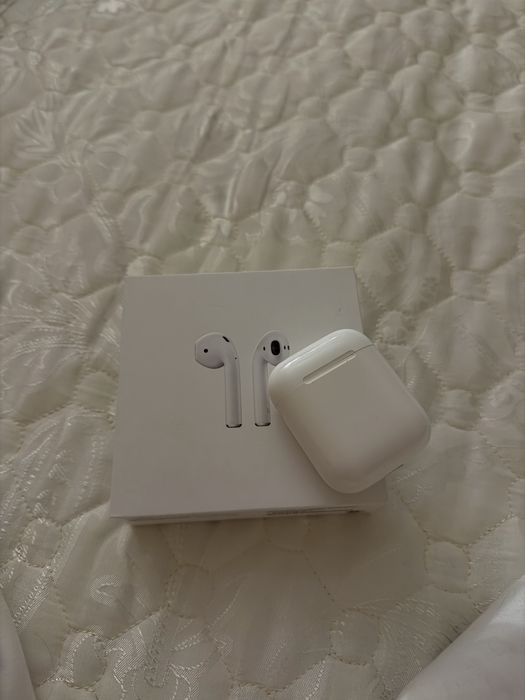 Продам Airpods 2.