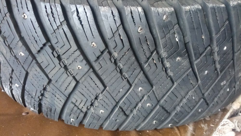Продам резину комплект 4 штуки зима