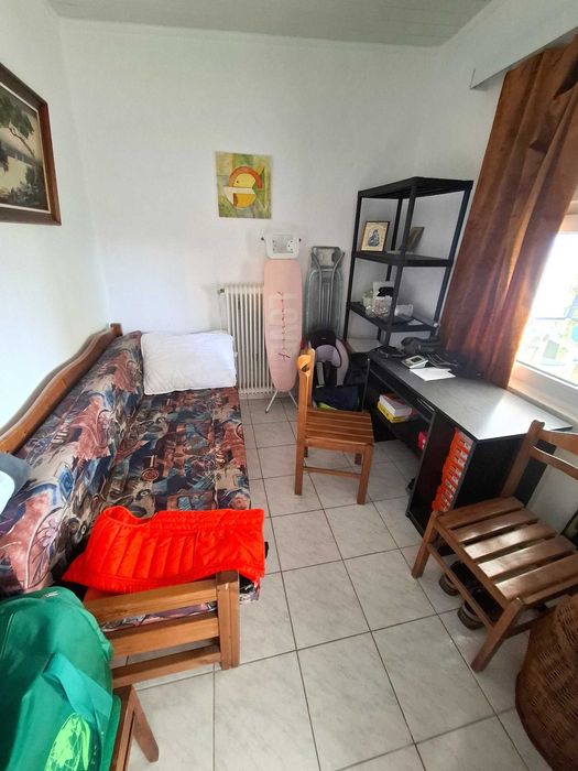 Продава малка къща с площ 60 м2 с двор 220 м2 в Аспровалта, Гърция