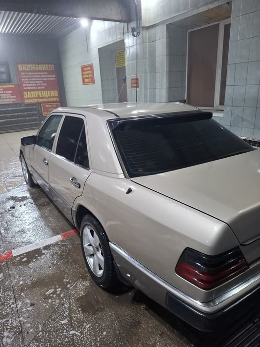 Мерседес 124 260е