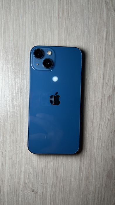 Продам Iphone 13