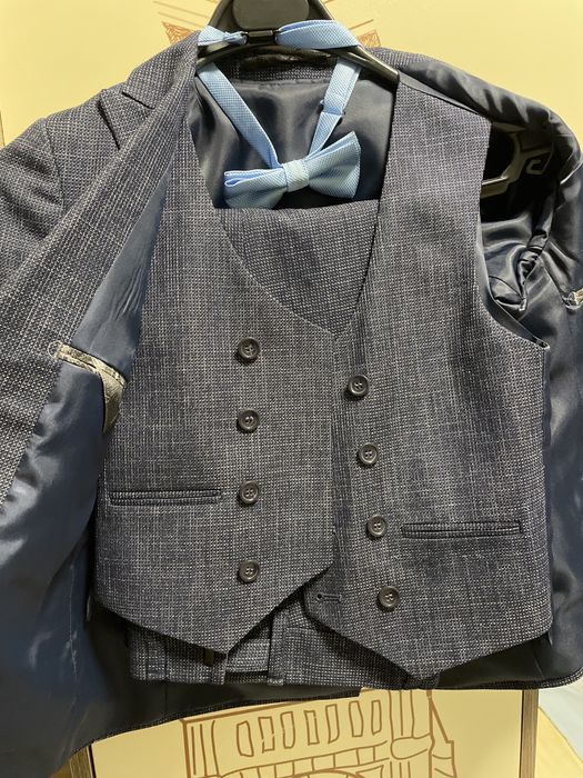 Костюм тройка детский.