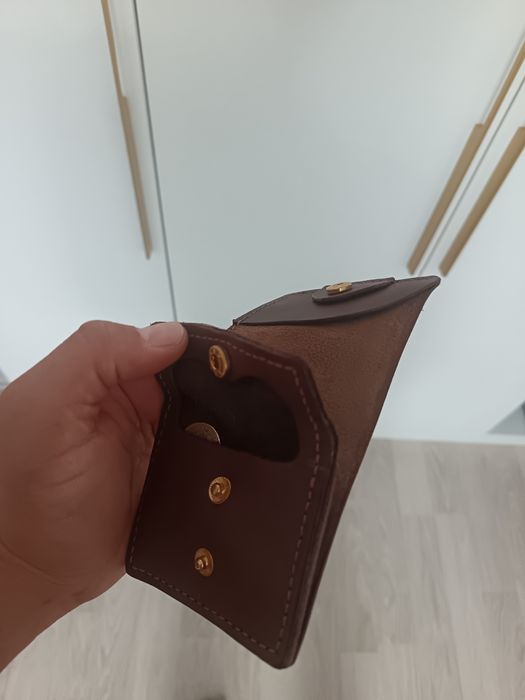 Портмоне     . Маленький удобный