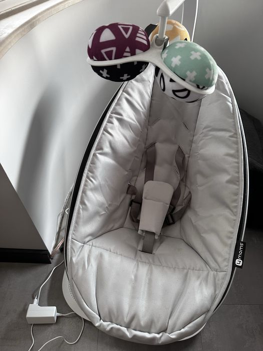 Електрическа бебешка люлка mamaRoo 5.0, сива