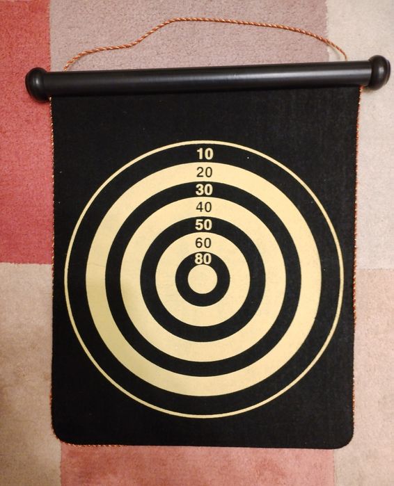 Магнитен дартс комплект - двустранна мишена и 6 магнитни стрелички