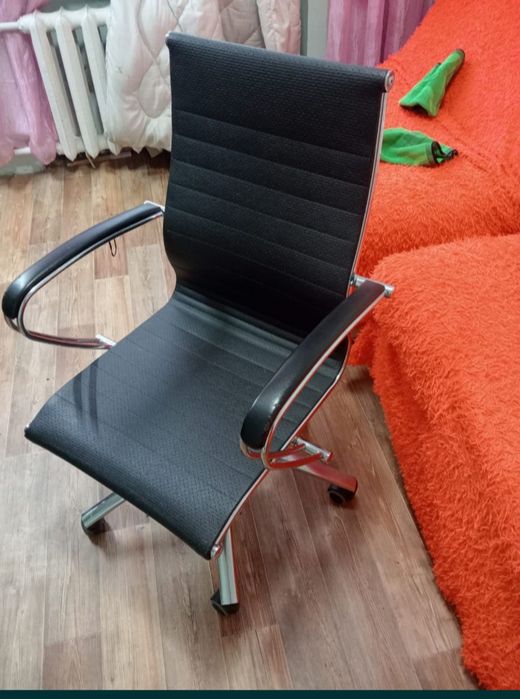 Продам кресло компьютерное