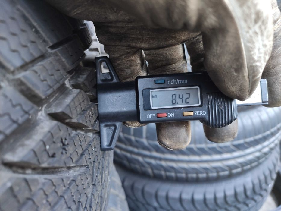 2бр Зимни гуми 235 60 18 - Goodyear - DOT 2025