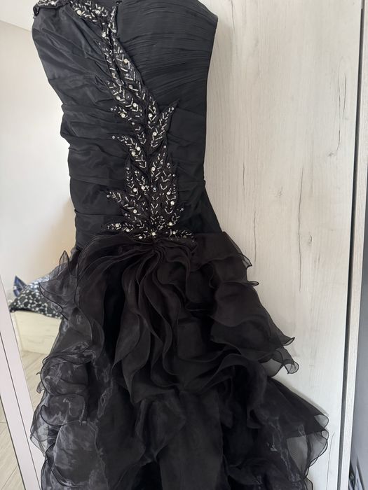 Черна елегентна рокля