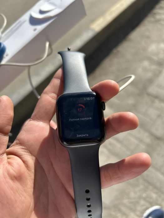 Продам apple watch SE 1 4mm