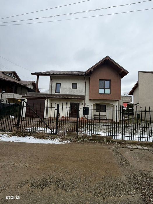 Vand Vila P + 1  Calea Moldovei [ Gheraesti }