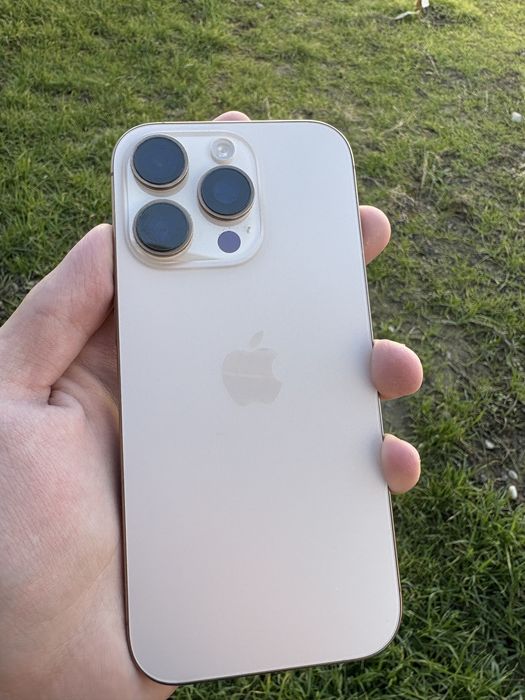 Продаю iPhone 16 Pro 128 GB (Desert)