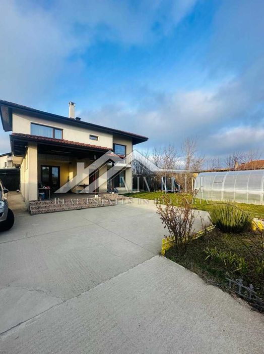 Продава се Къща в с. Приселци, Област Варна - 217 кв.м за 894 €/кв.м - Снимка #1