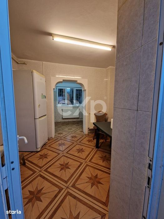 Apartament de vanzare – 4 camere ,Parter , Micro 12