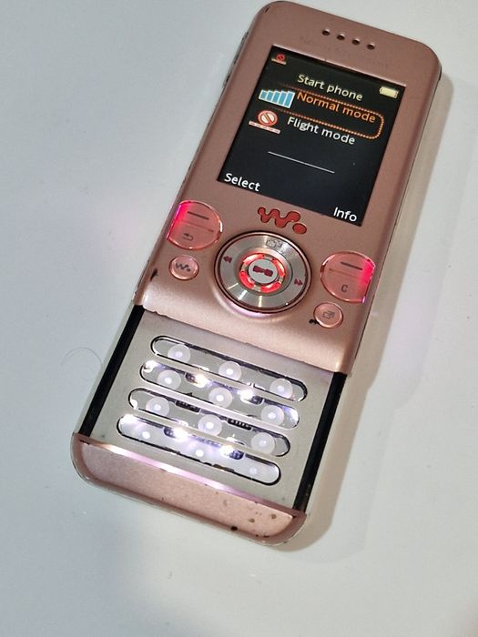 Telefon Sony Ericsson fara tastatura