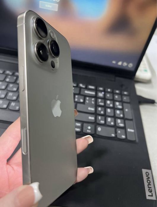 Продам айфон 16 про