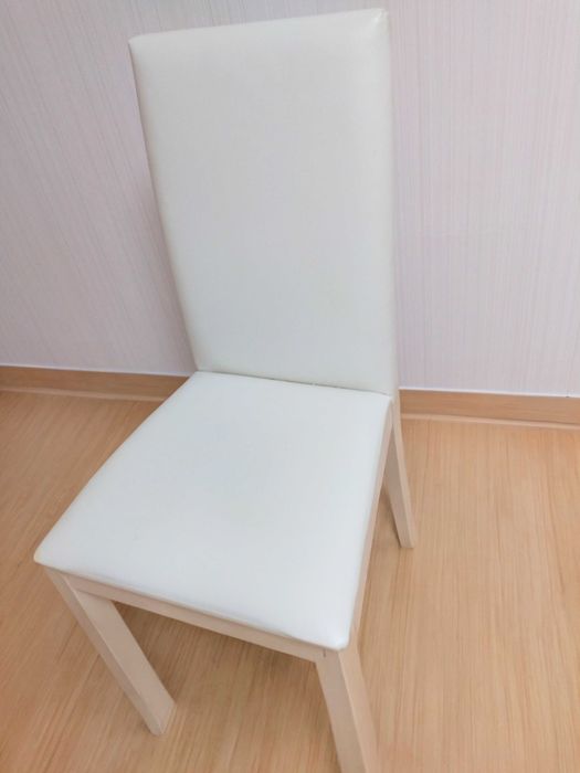 Продам 3 стула, светлый беж