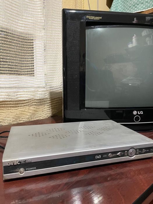 Продаю телевизор и приставку