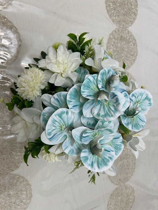 Композитные цветы для интерьера