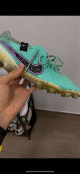 Vand ghete Nike Tempo Acc