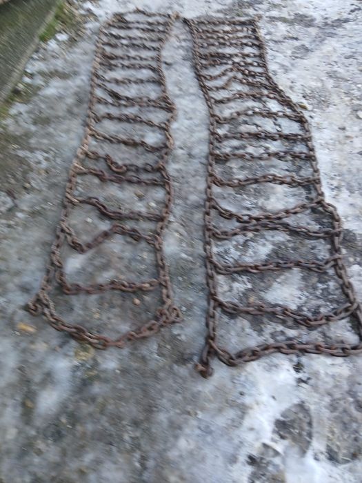 Vând lațuri pentru tractor U650,și două tiranturi