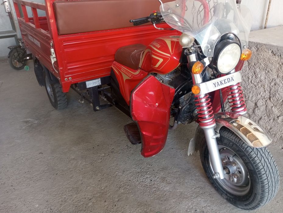 Yakeda moto сотилади