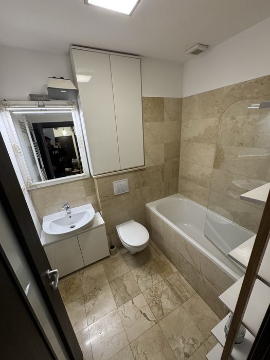 proprietar - inchiriez apartament 3 camere + loc parcare privat