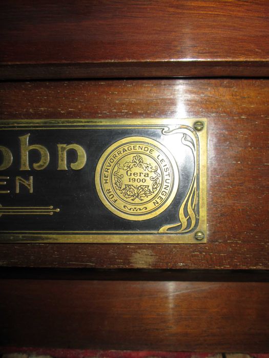 Пианино 1900 года