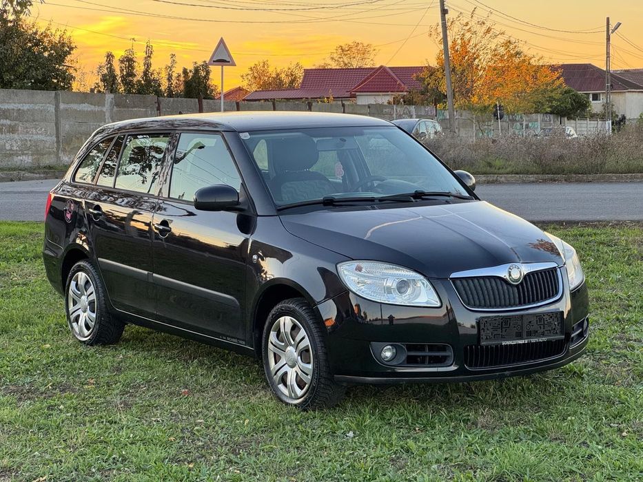 Vând skoda fabia 2009