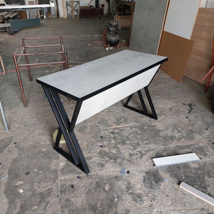 Укув марказларига парталар.