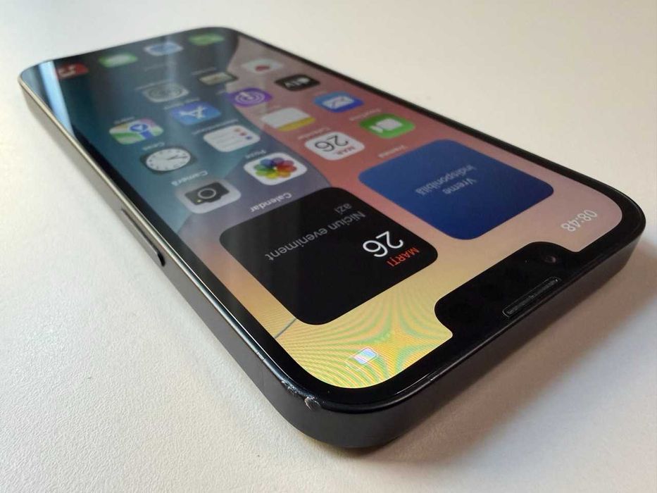  Apple / iPhone 16e 128 Gb / Black / 62 Incarcari