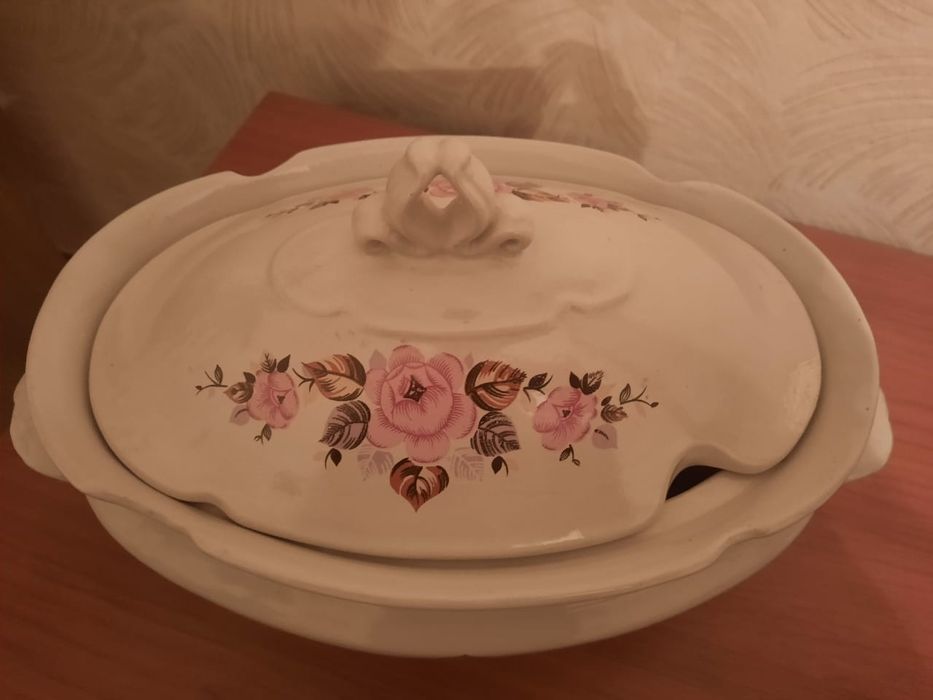 Продам супницу очень красивую