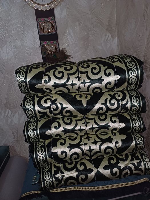 Набор корпешек с подушками и без