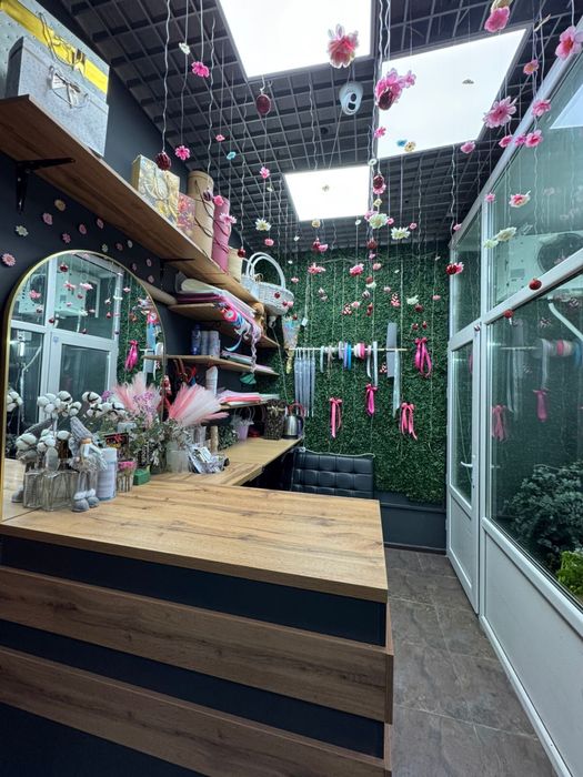 Продается цветочный с оборудованием