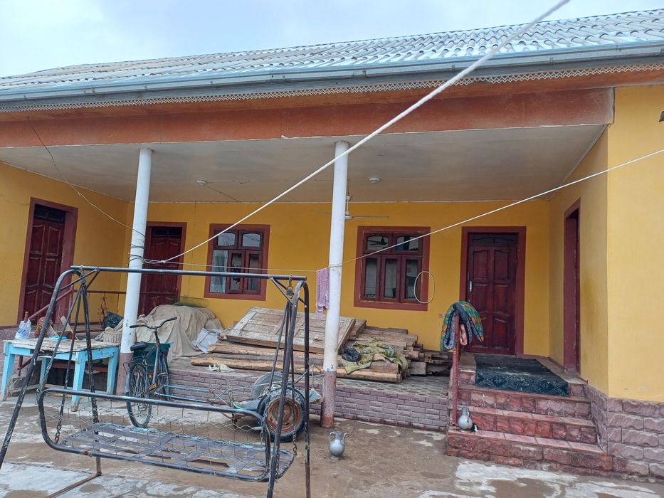 Уй сотилади Ангор АЛИШЕР НАВОЙИ КУЧАСИ 25 УЙ