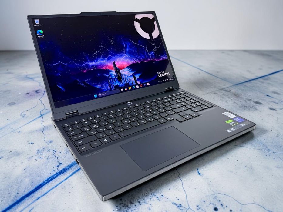 НОВ! Lenovo Legion 5 15.1" WQXGA 165Hz Ultra 7 16RAM 1TB RTX 5070 8GB Гаранция!