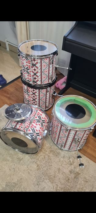 Toba bongosuri tomuri